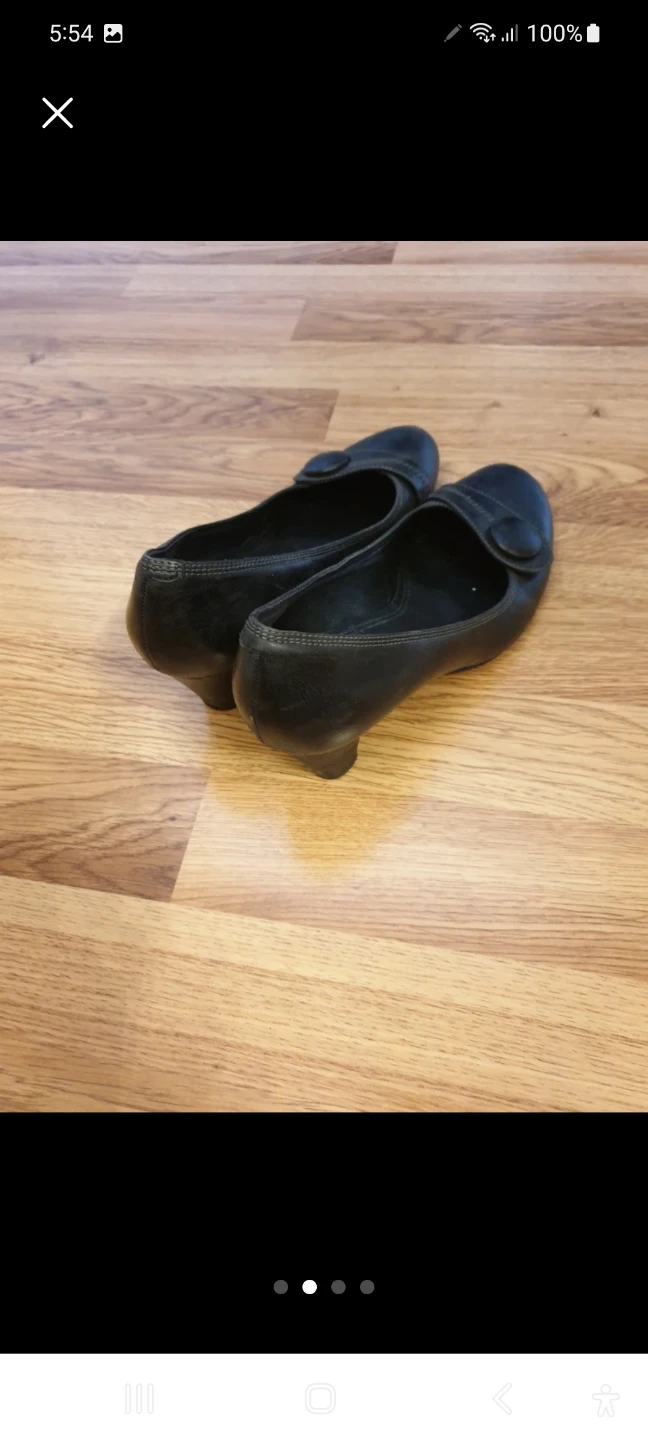 Ecco Black Leather Low Heel Shoes - photo 3