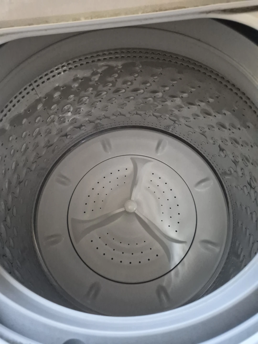 White Whirlpool Top Load Washing Machine - photo 2