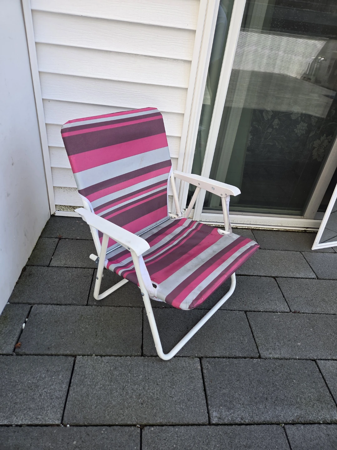 Striped Folding Chair with Side Pocket - photo 2