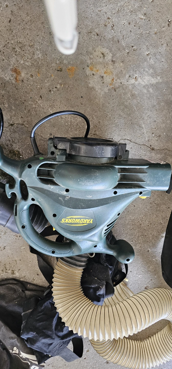 Yardworks Leaf Blower with Accessories - photo 3