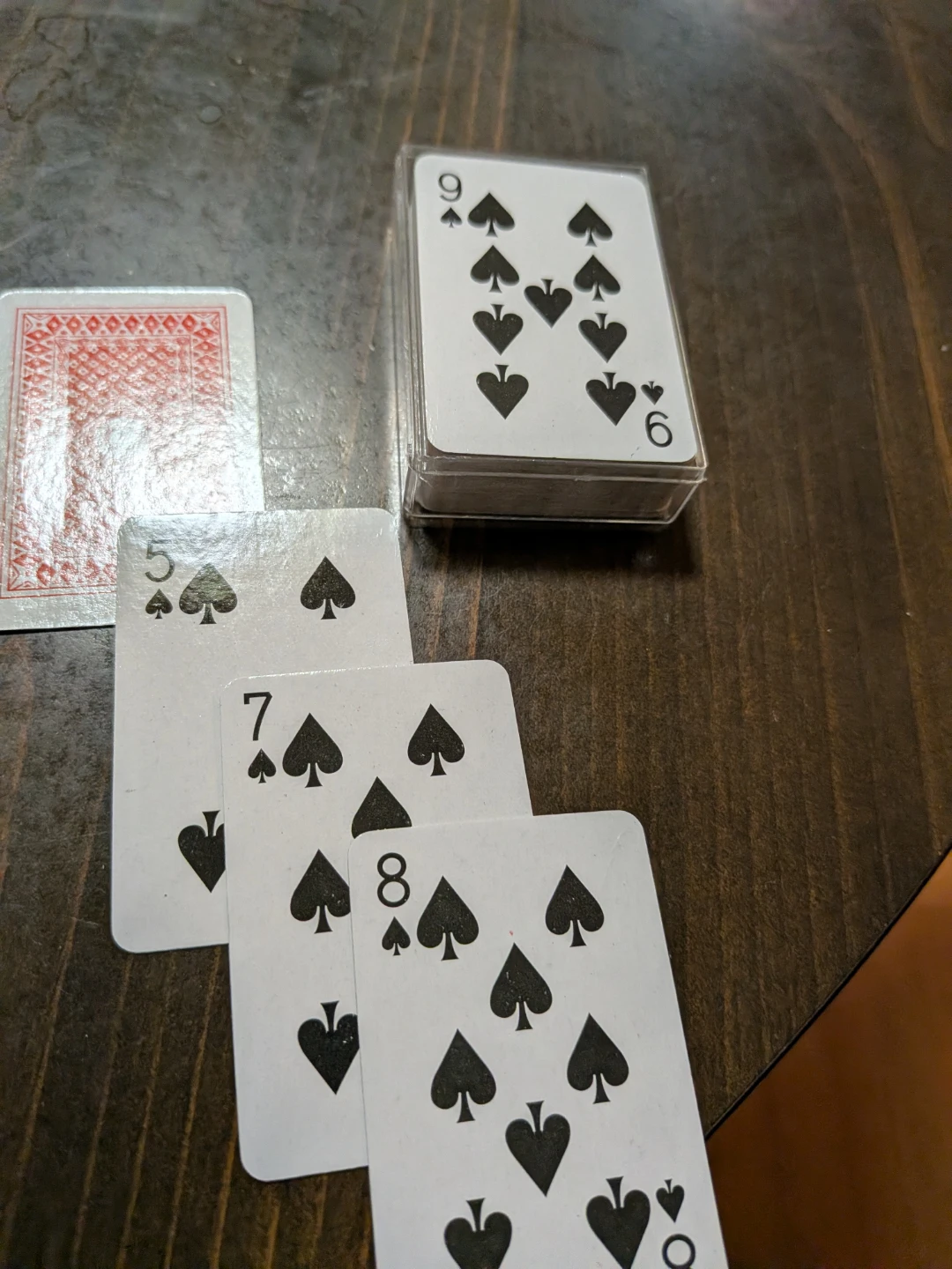 🥕 Freecycle. Mini Deck Of 52 Playing Cards In Case. - photo 2