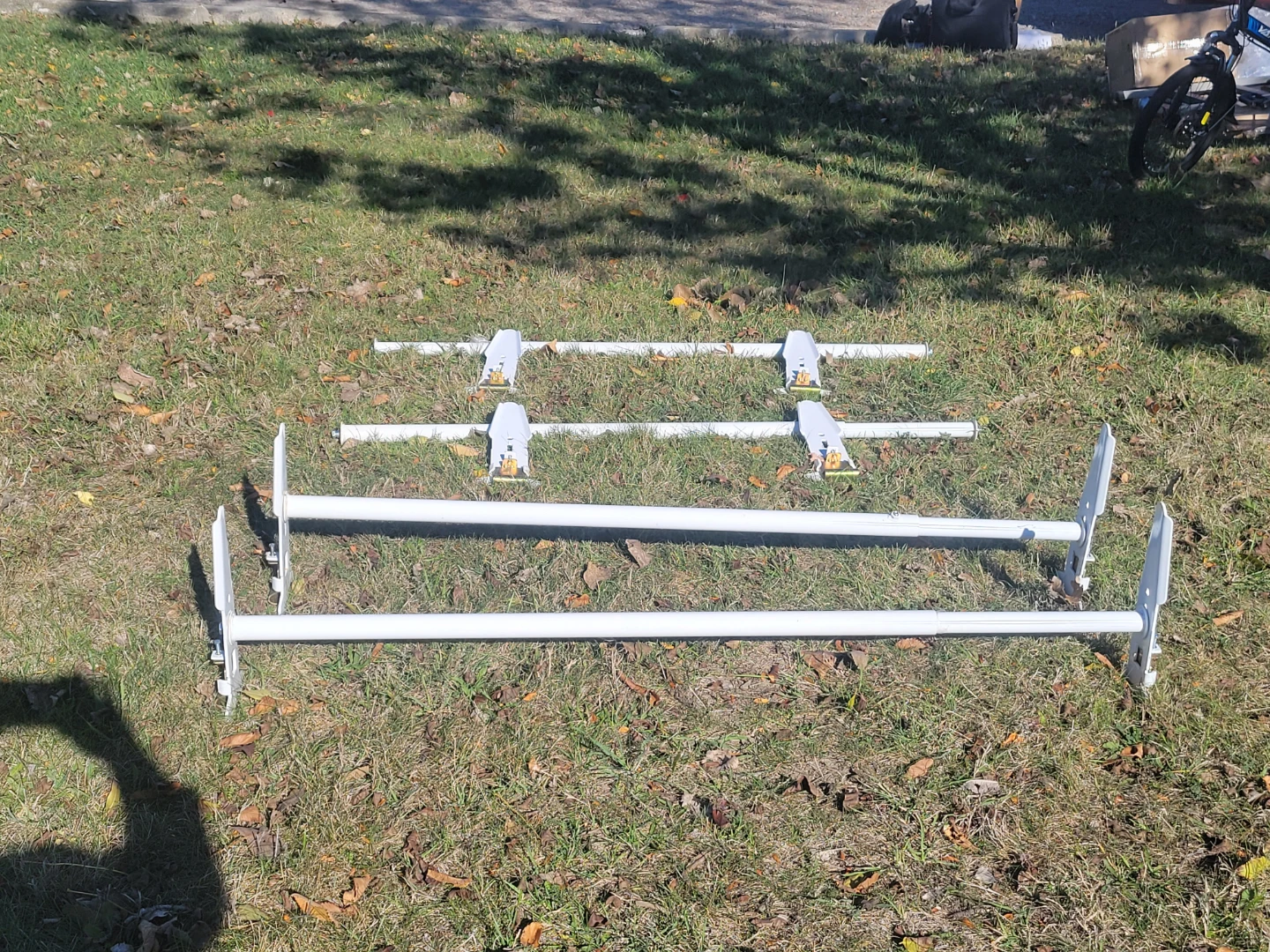 White Roof Rack Crossbars 2 Set of 2 for large van - photo 2