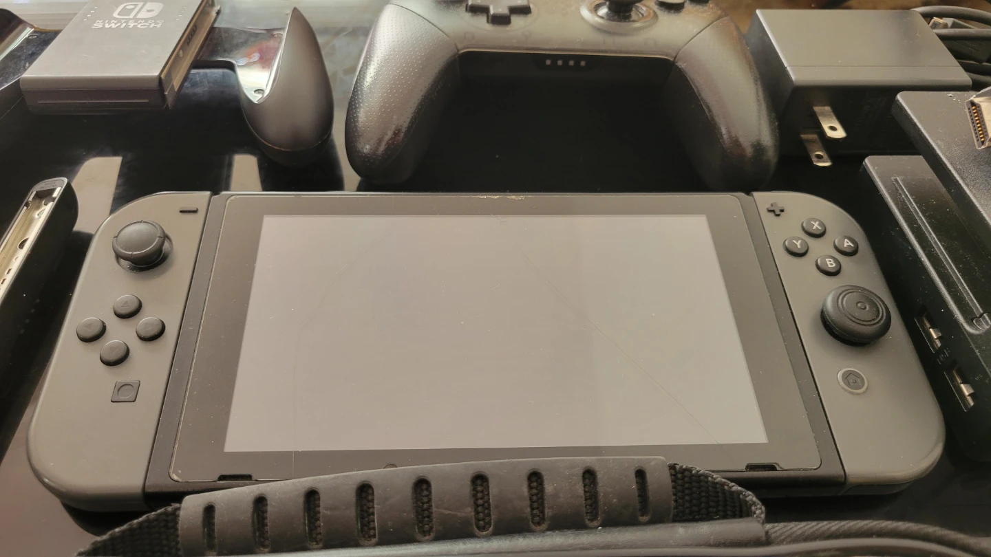 Modded Nintendo Switch V1, 222GB SD, + Accessories - photo 2