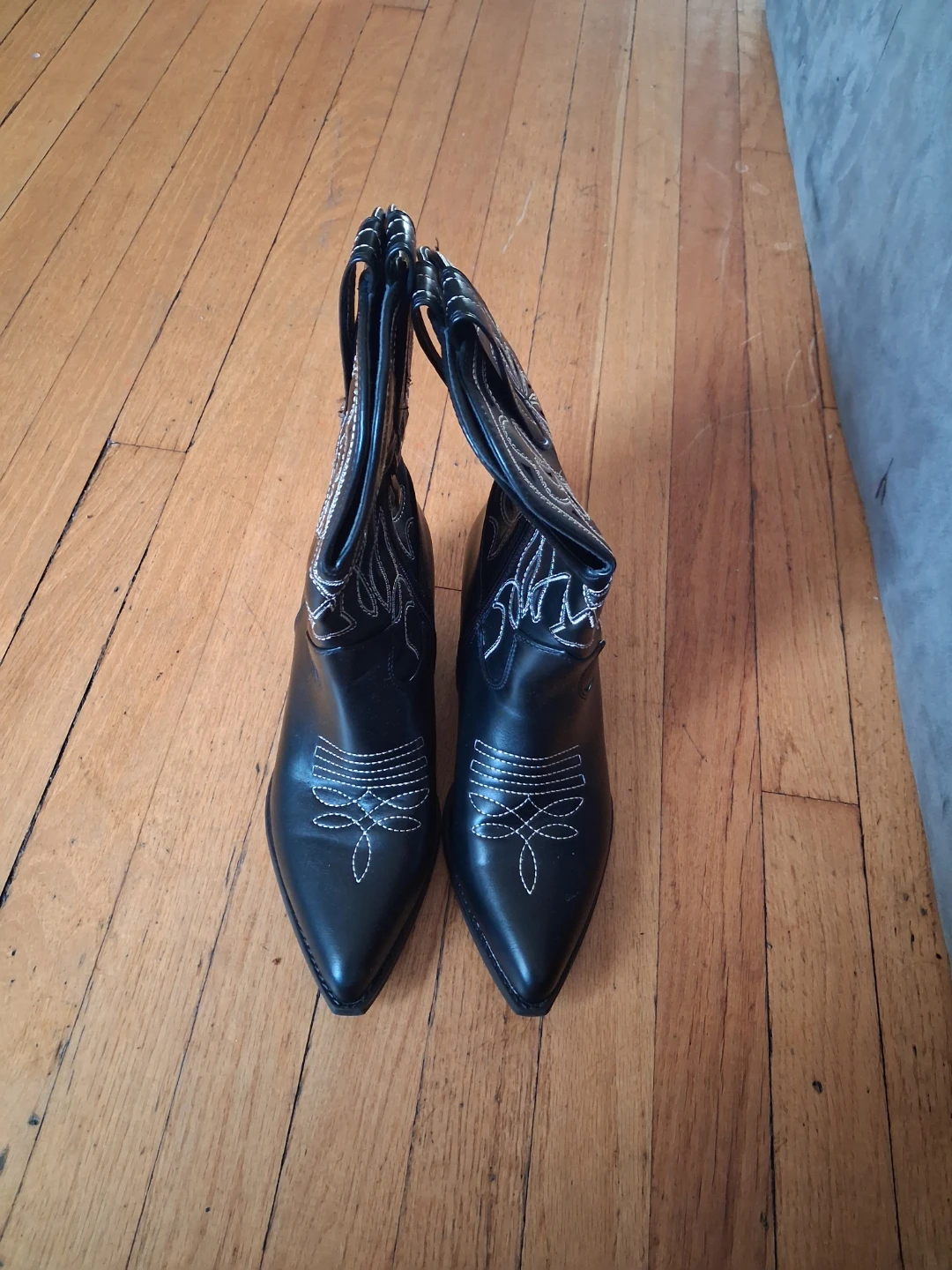 Black Western Cowboy Boots with White Stitching