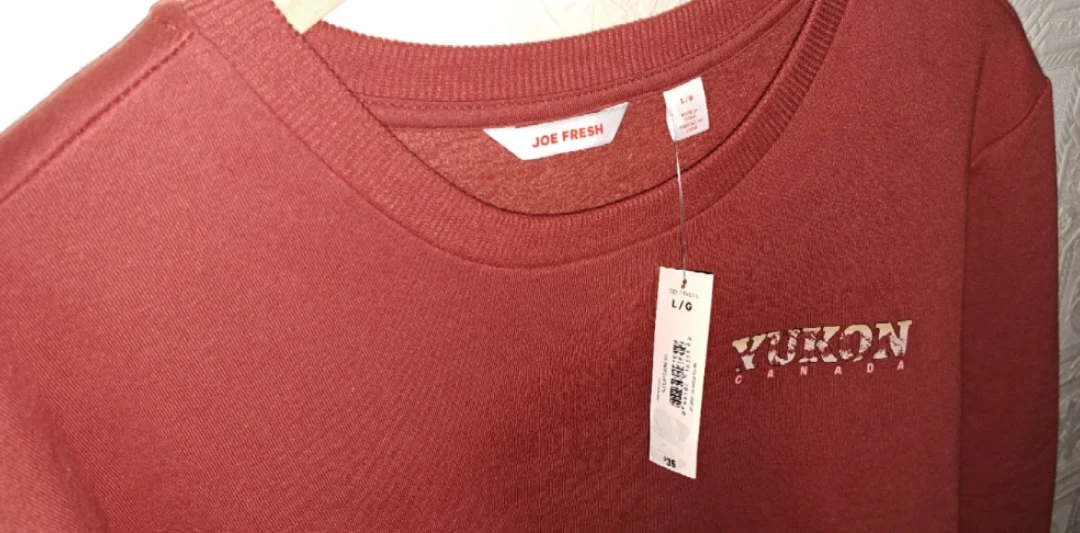 Joe Fresh "Yukon Canada" Crewneck Sweatshirt & Camo Cap - photo 5