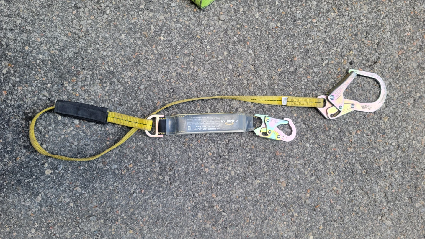 Full body fall arrrst safety harness and lanyards - photo 5