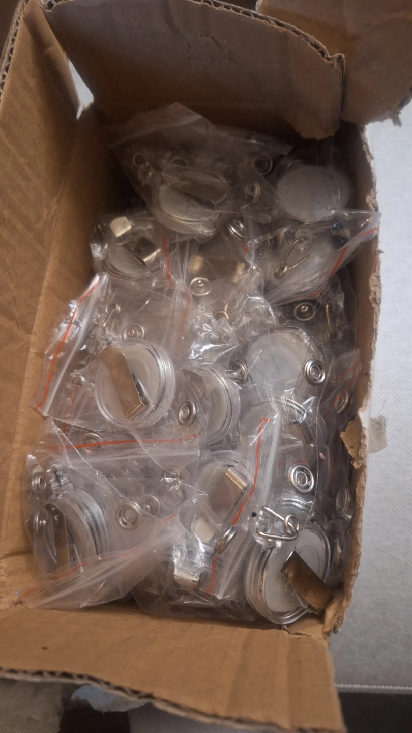 Retractable Badge Clips - photo 3