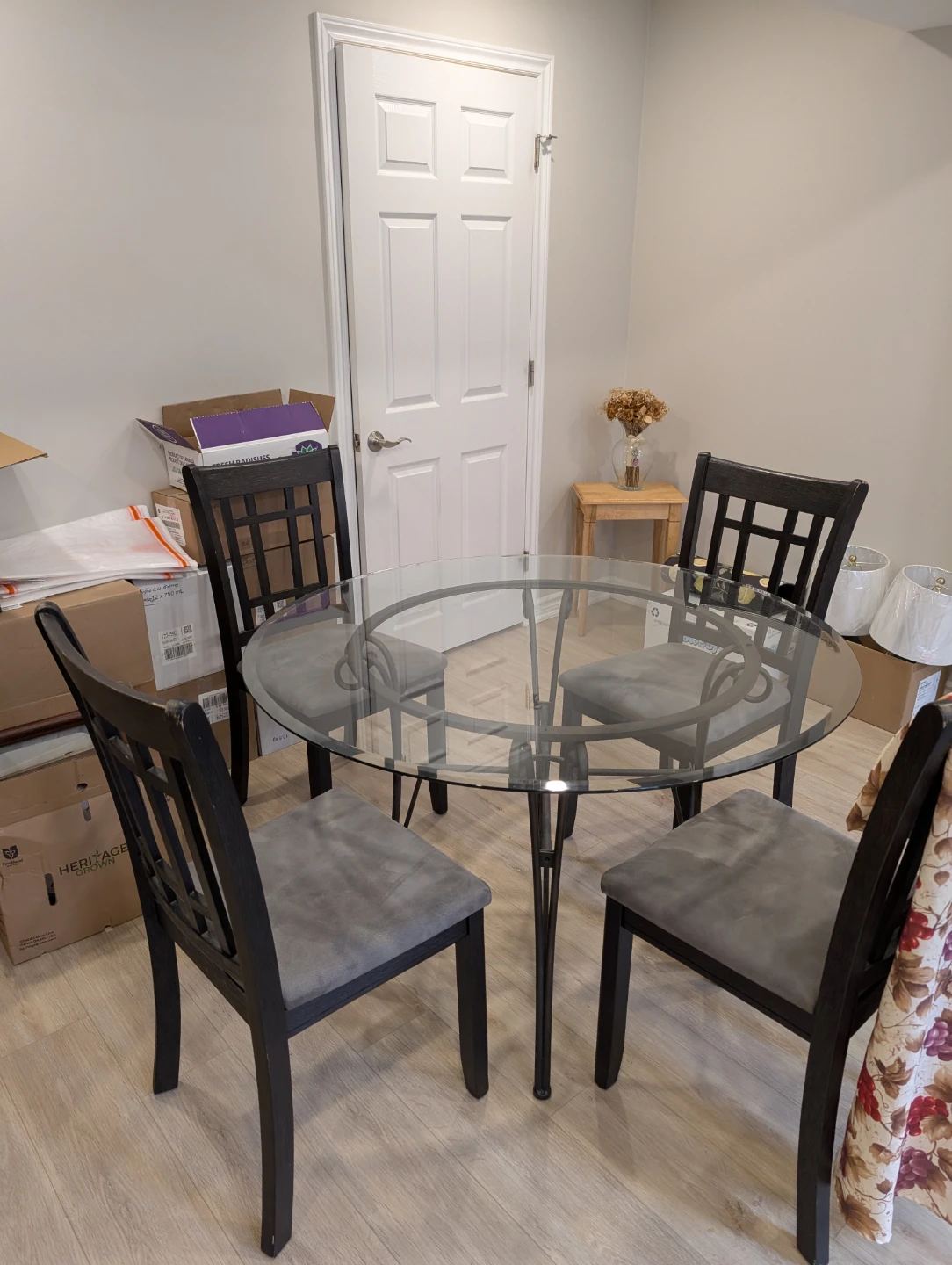 Round Glass Table with four chairs