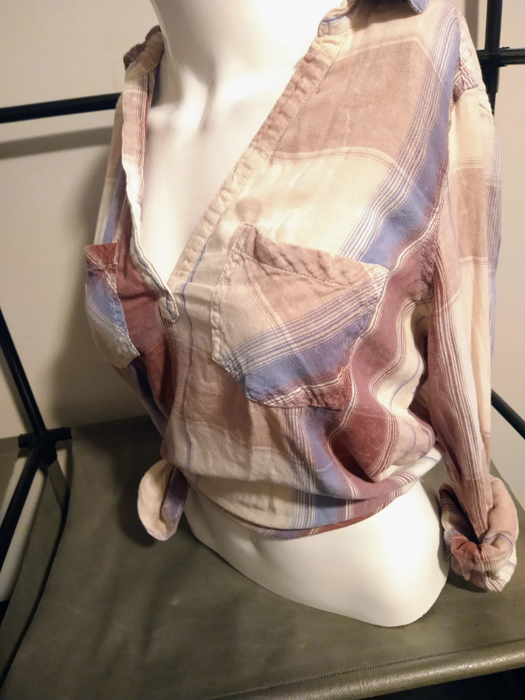 Mudd Henley-Style Women's V-neck Size XS - photo 2
