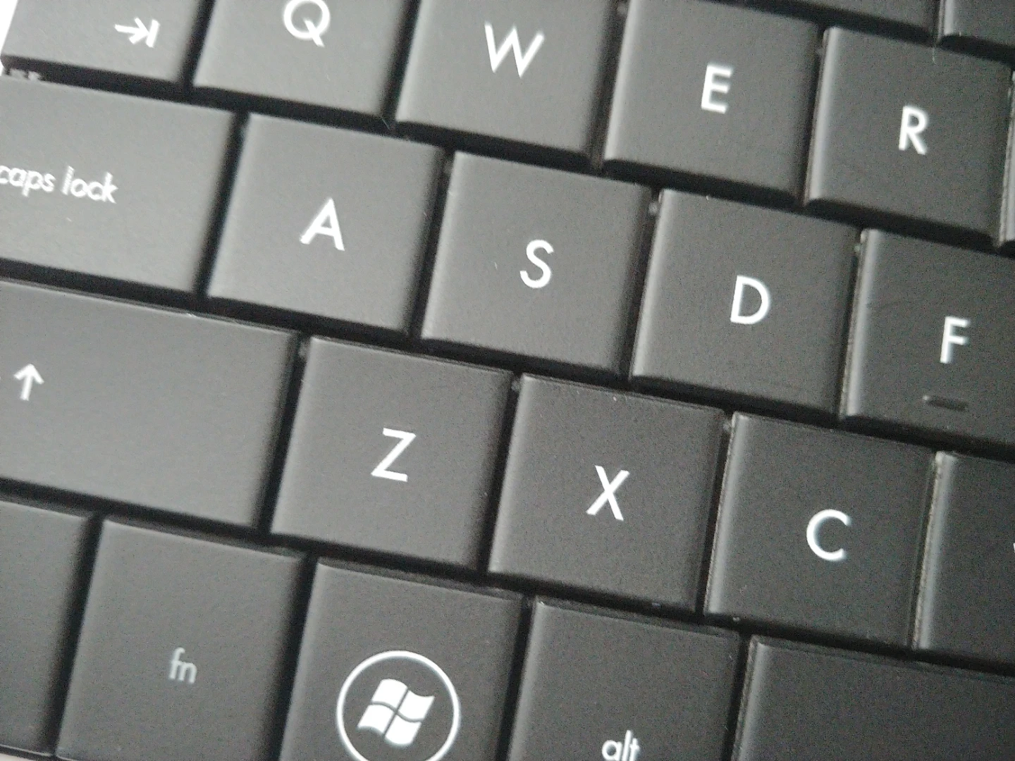 HP Mini 1011 keyboard replacement - photo 3
