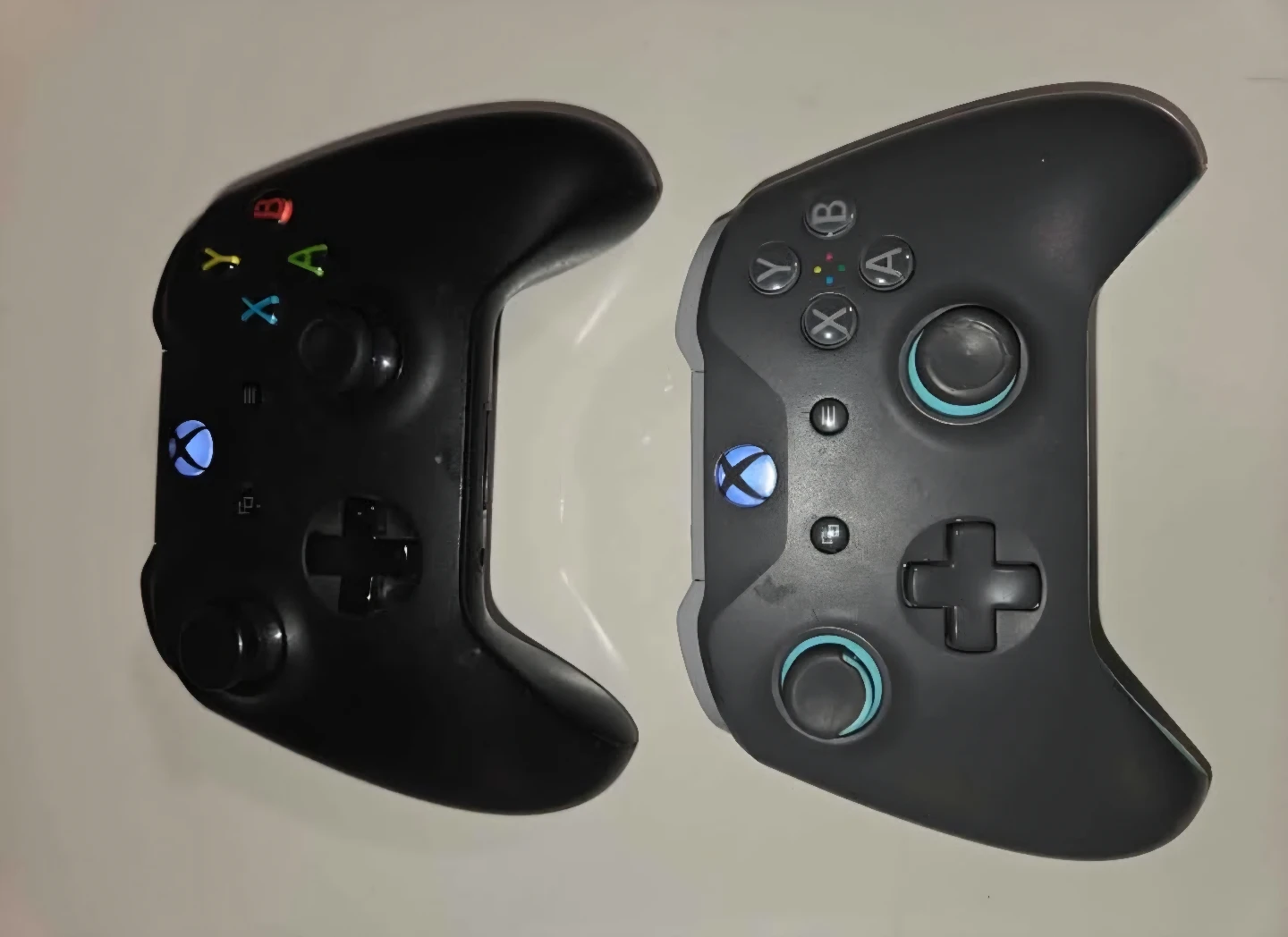 Xbox One S Console with 2 Controllers and Headphones - photo 4