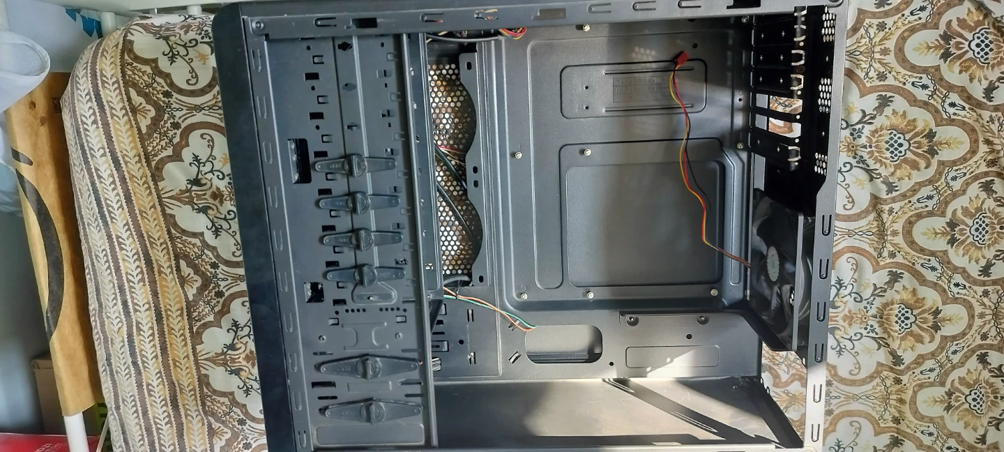Cooler Master Computer Case - photo 5