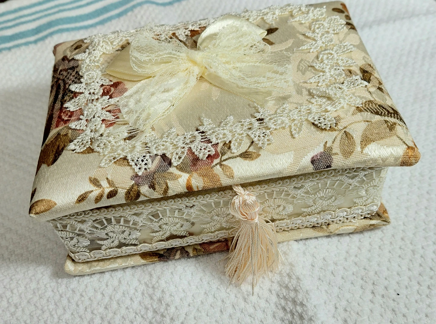 Floral Jewelry Box with Mirror and Tassel