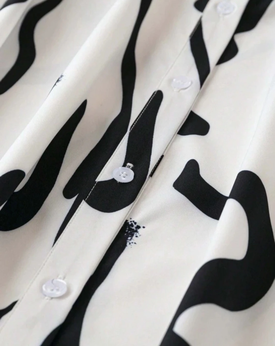 White Black Abstract Print Button-Up Shirt Dress - photo 3