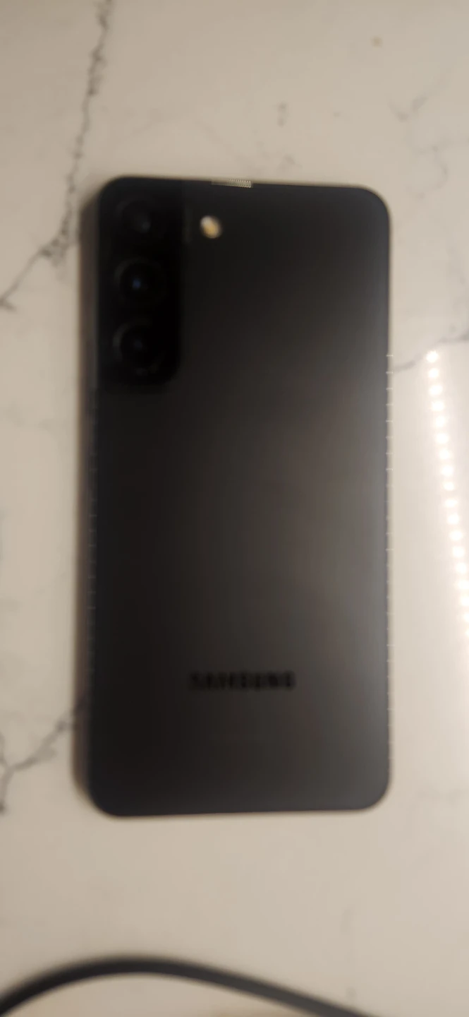 Samsung S22 - photo 2