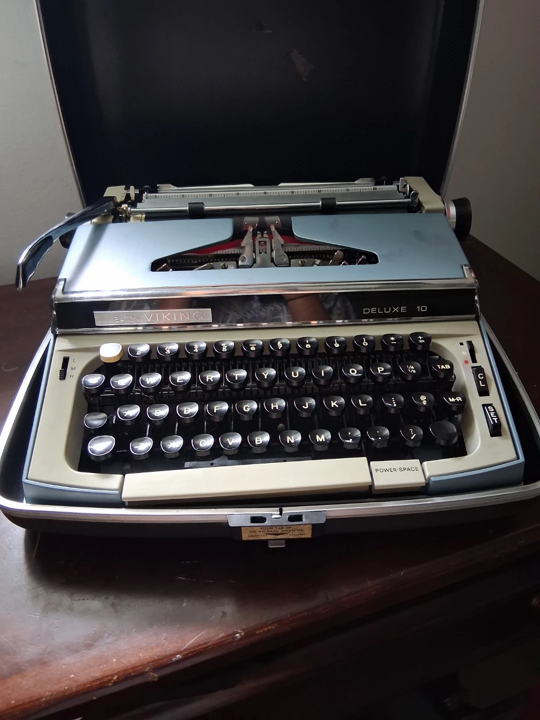 Light Blue Royal Viking Deluxe 10 Typewriter with Case - photo 2