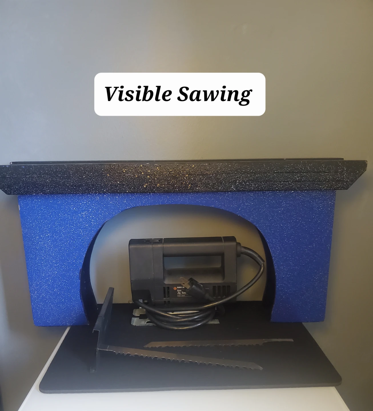 Rare Visible Sawing illusion