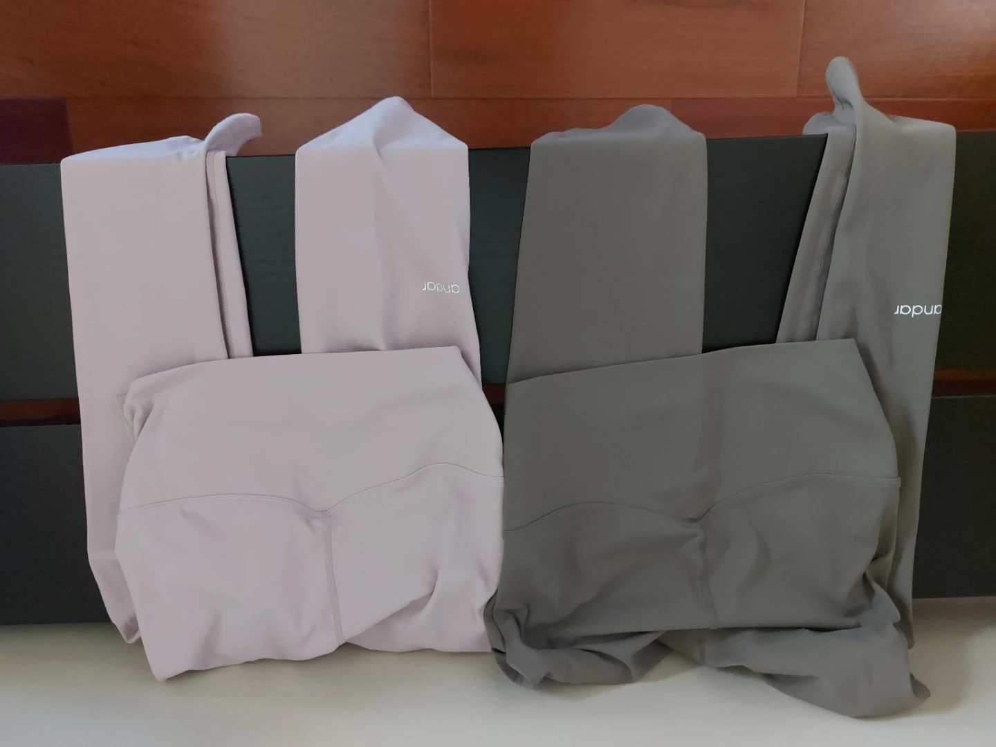 Lululemon Tank Tops & Leggings Bundle - photo 5