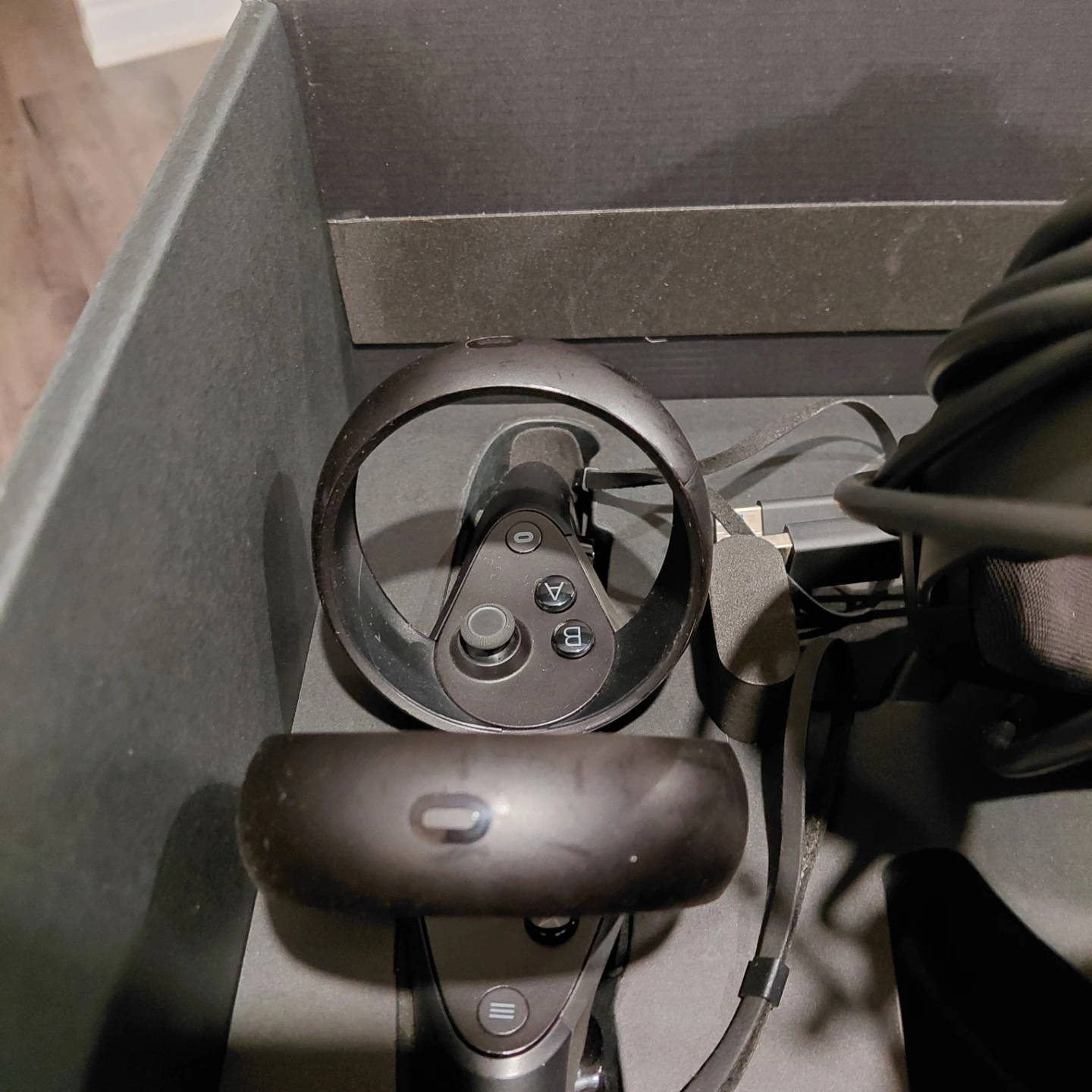 Oculus Rift S VR Headset with Controllers - photo 3