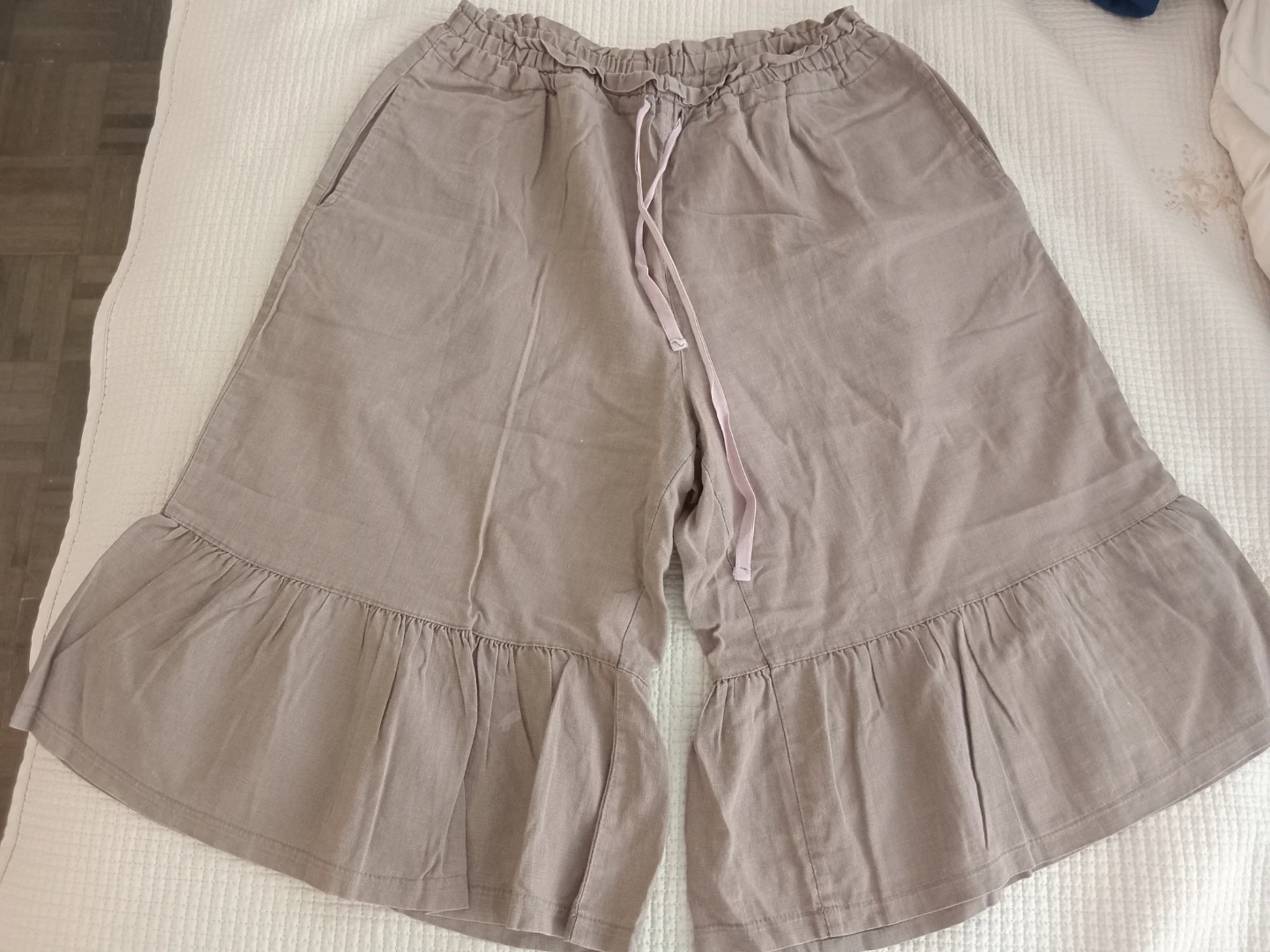 Brown linen culottes with ruffled hem