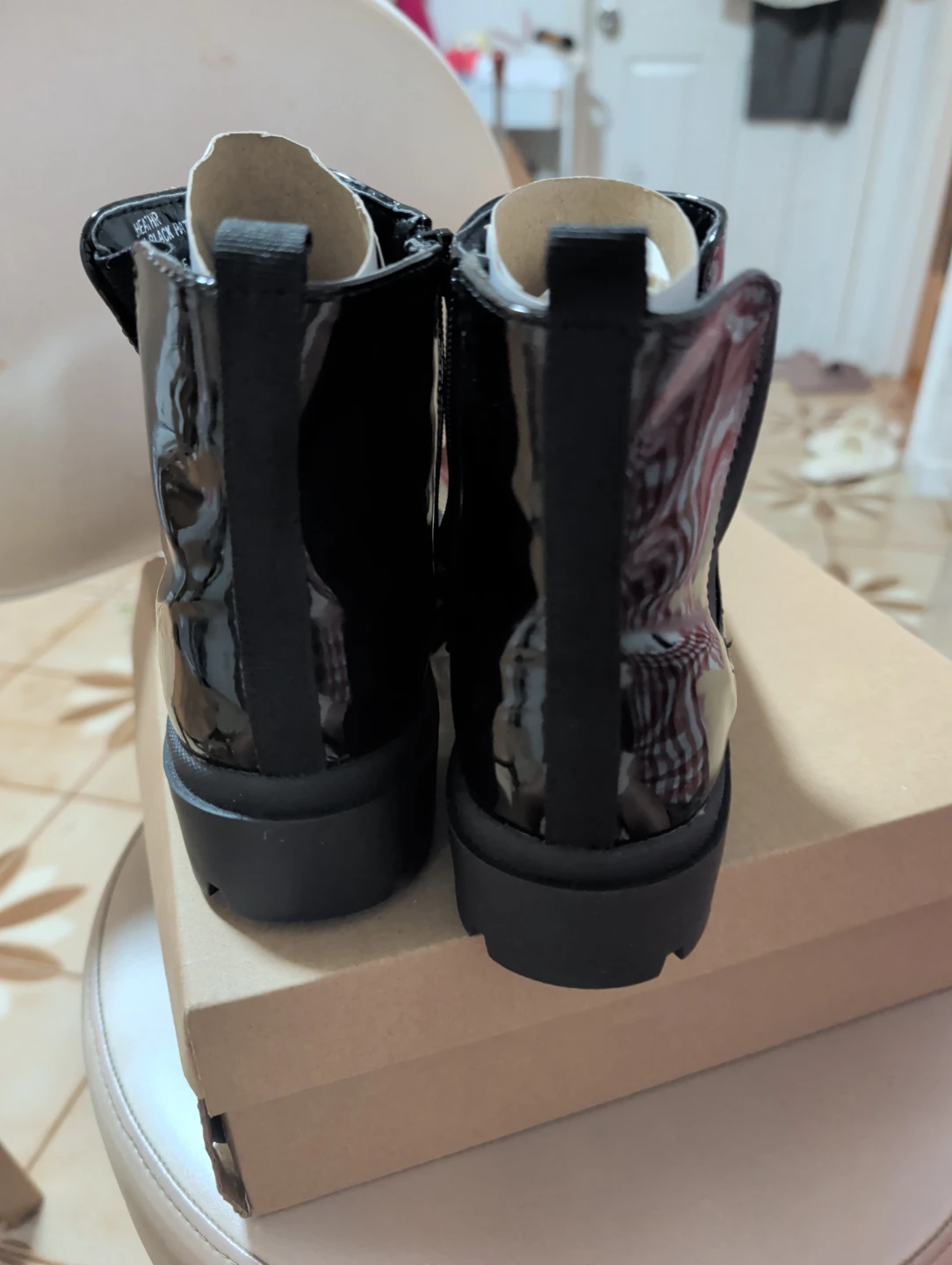Steve Madden Black Patent Boots Size 5 - photo 4