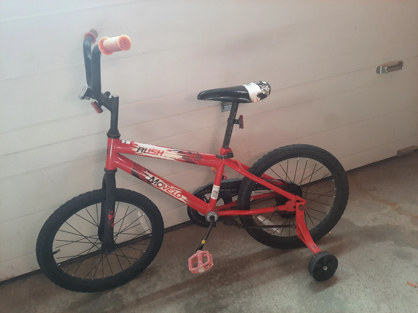 Red Movelo Rush BMX Bike with Training Wheels - photo 2