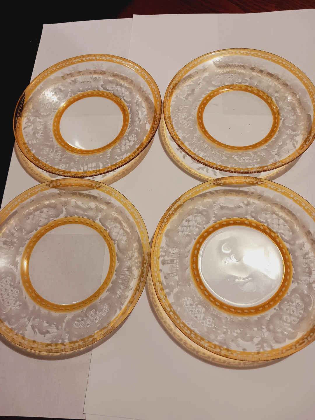 Set of 4 Crystal Glass Etched  Plates with Gold Trim - photo 2