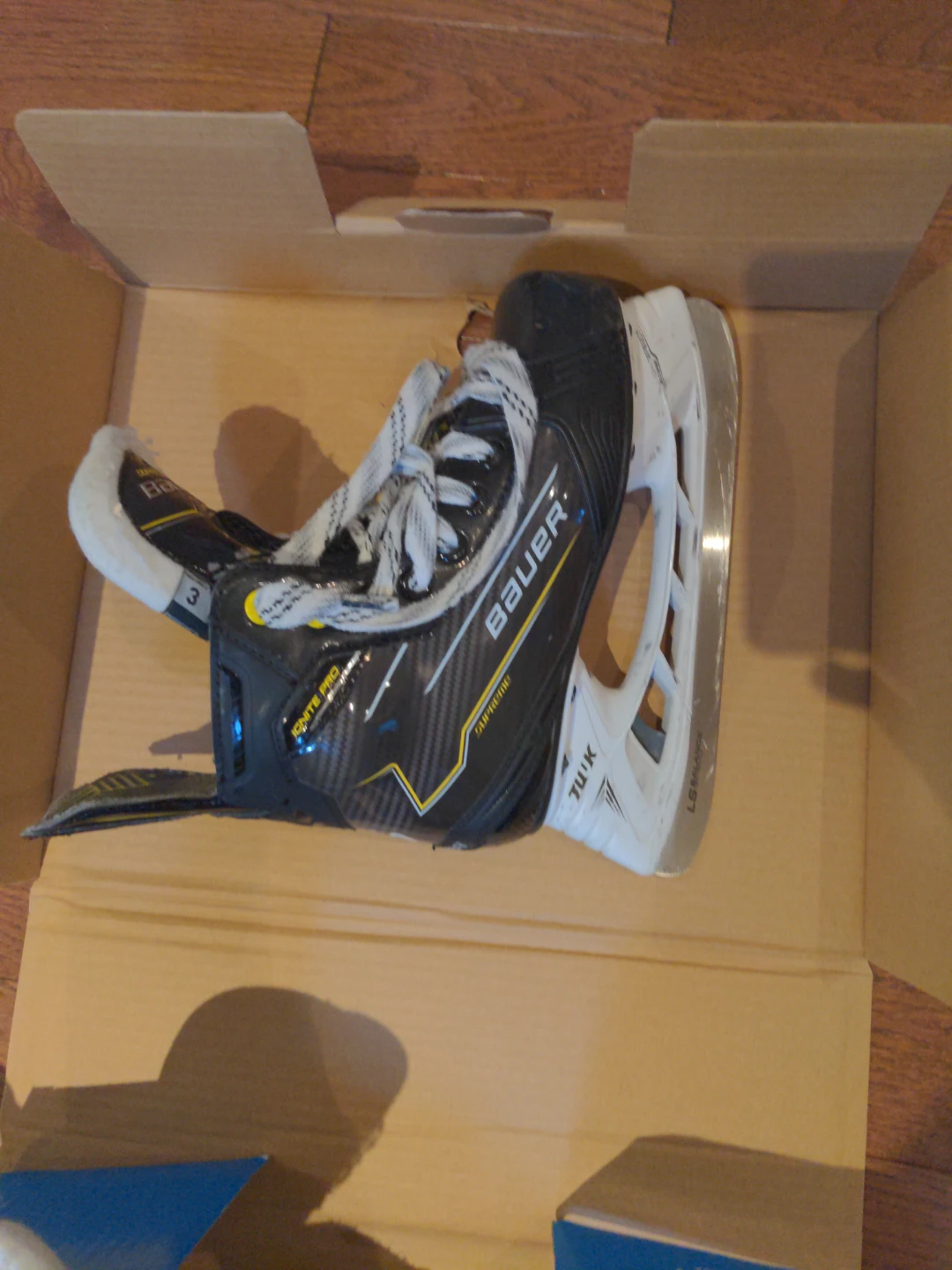Bauer Supreme Ignite Pro Skates Size 3.0 D - photo 5