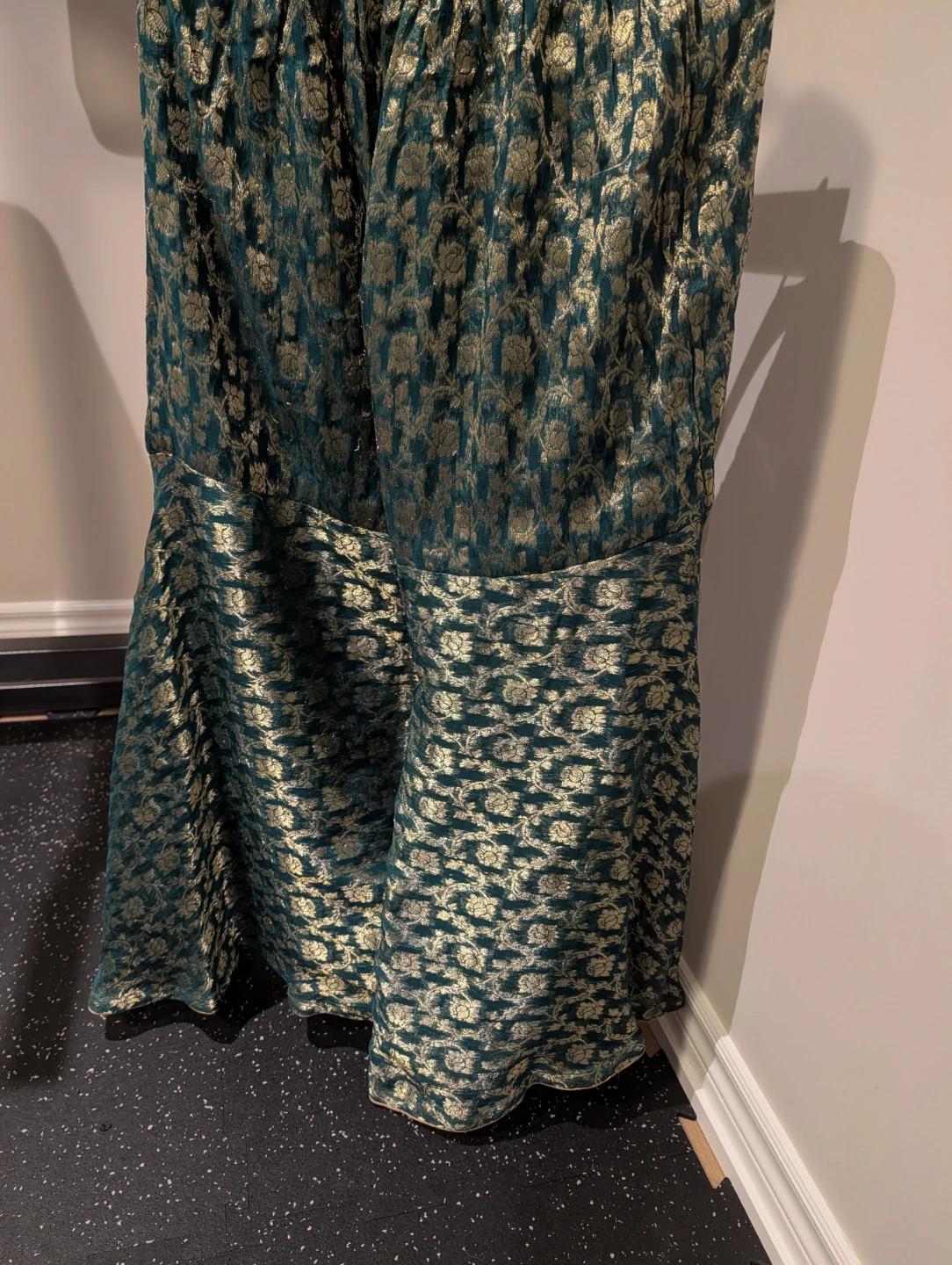 Embellished Kurti with gharara Pants & 2 Dupatta Set - photo 4