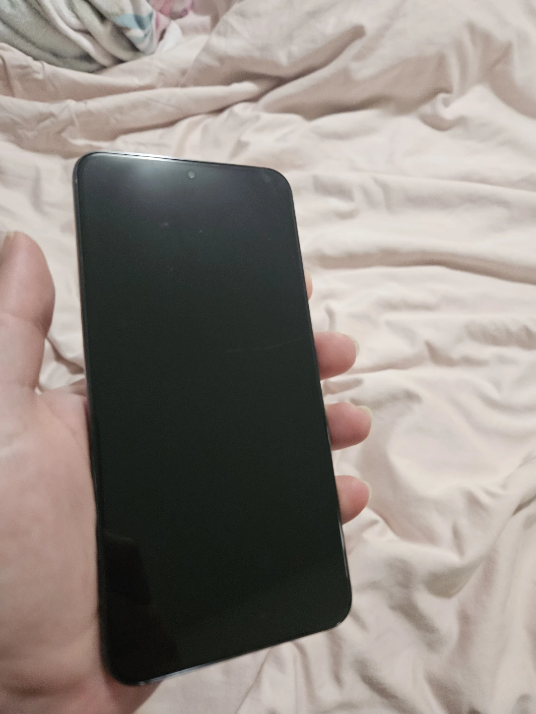 Samsung Galaxy S22 - photo 2