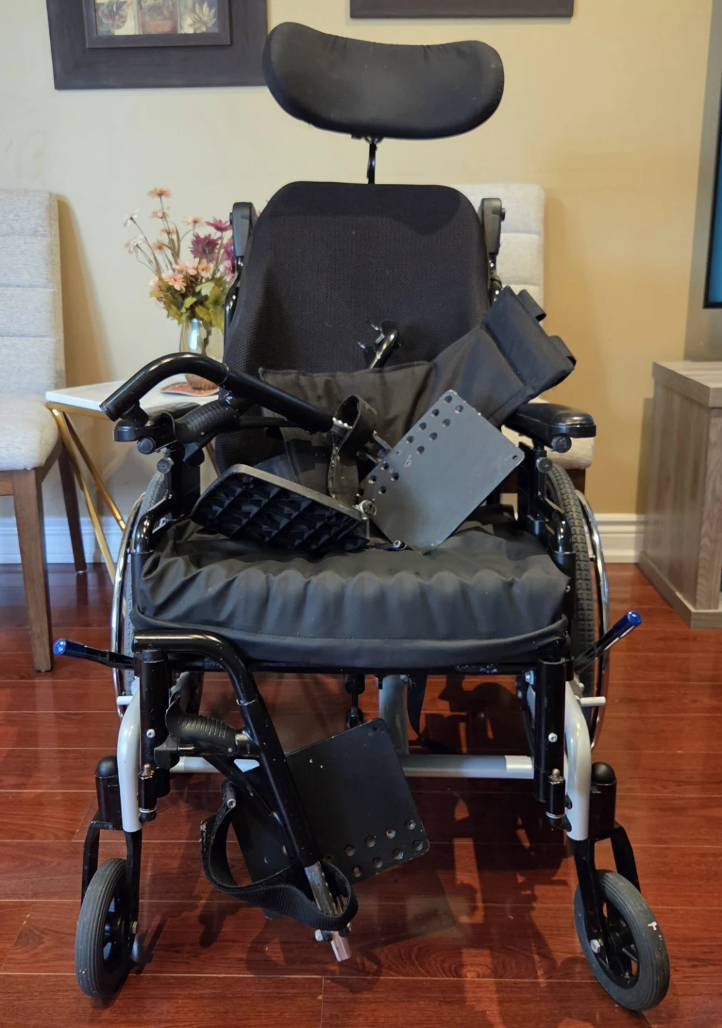 HME Power Plus Mobility Wheelchair - photo 2
