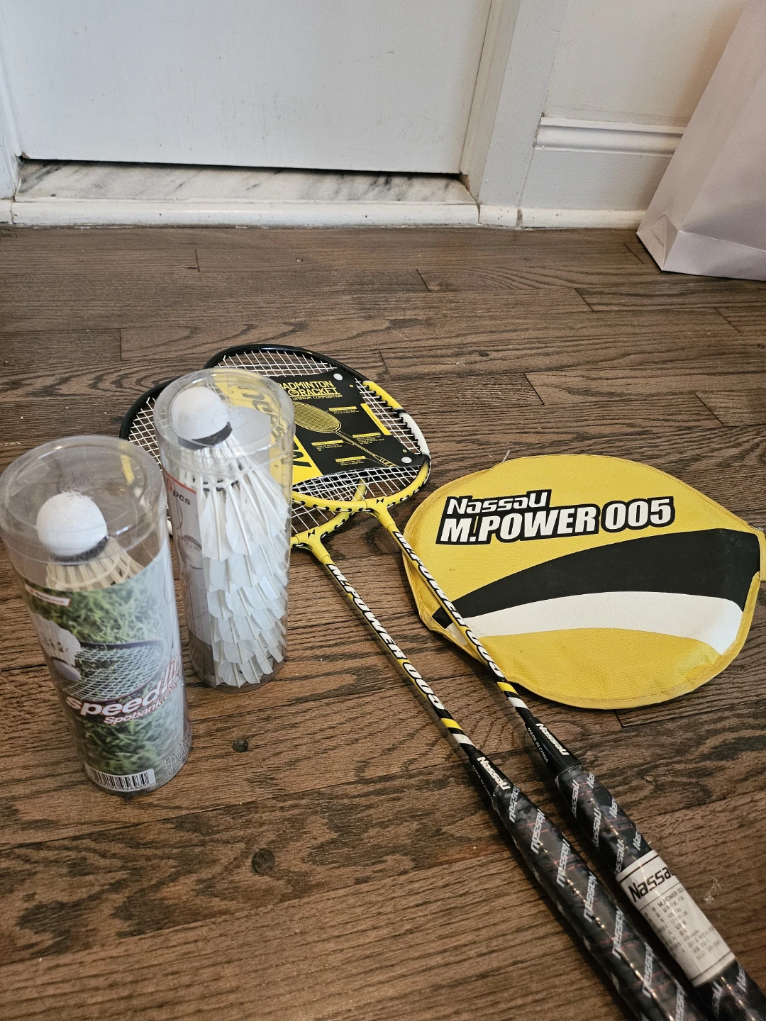 Nassau M.Power 005 Badminton Racket Set with Shuttlecocks