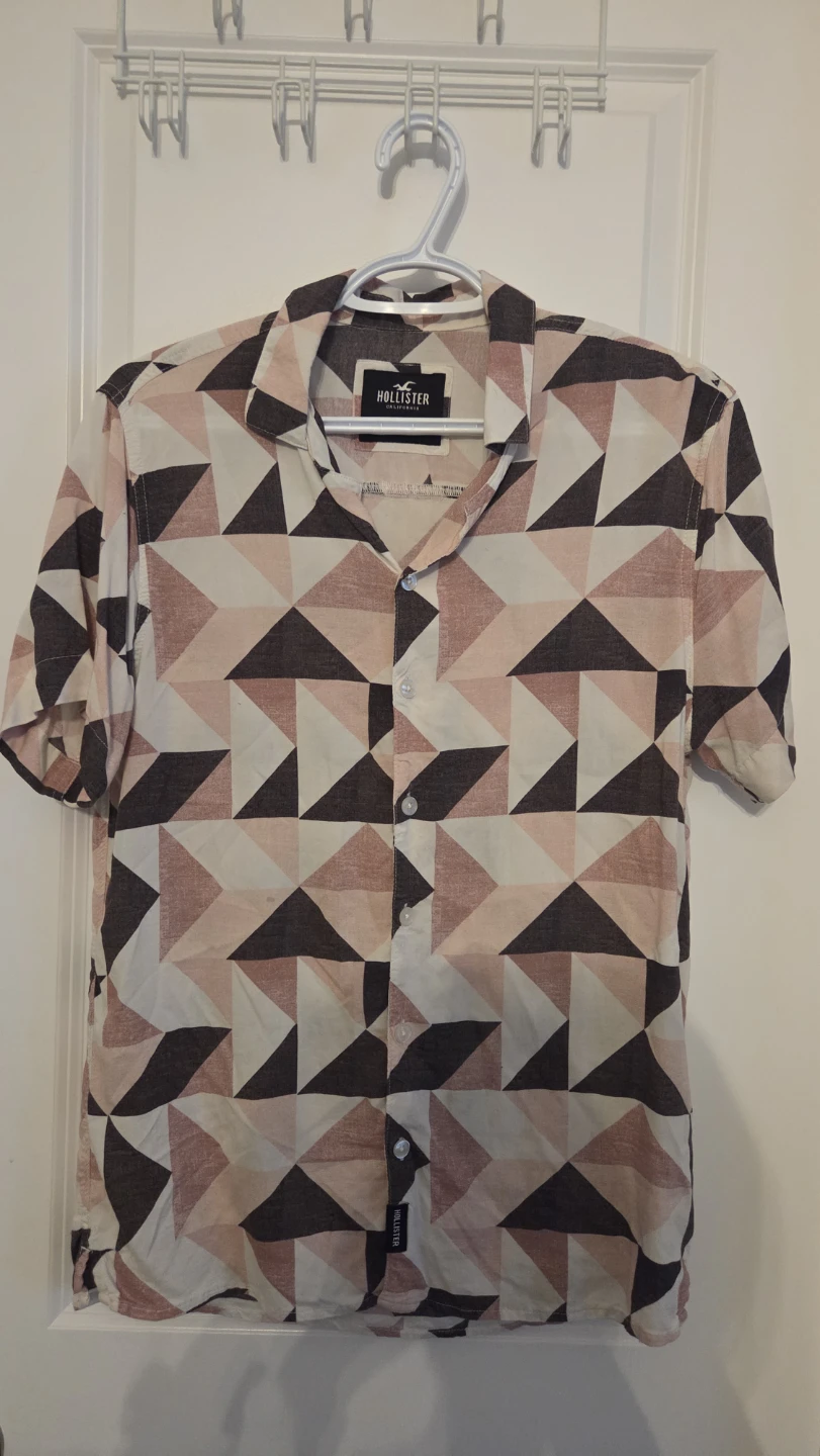Hollister Short Sleeve Geometric Print Button-Up Shirt