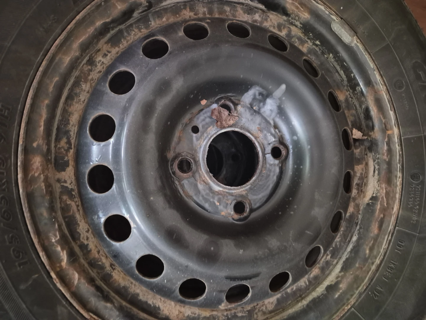 Winter tires with rims - photo 2