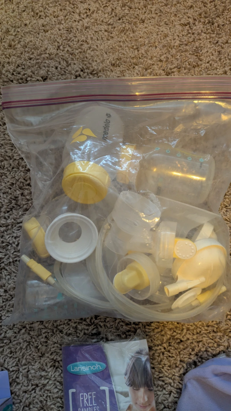 Medela Mini Electric Breastpump & Accessories - photo 2