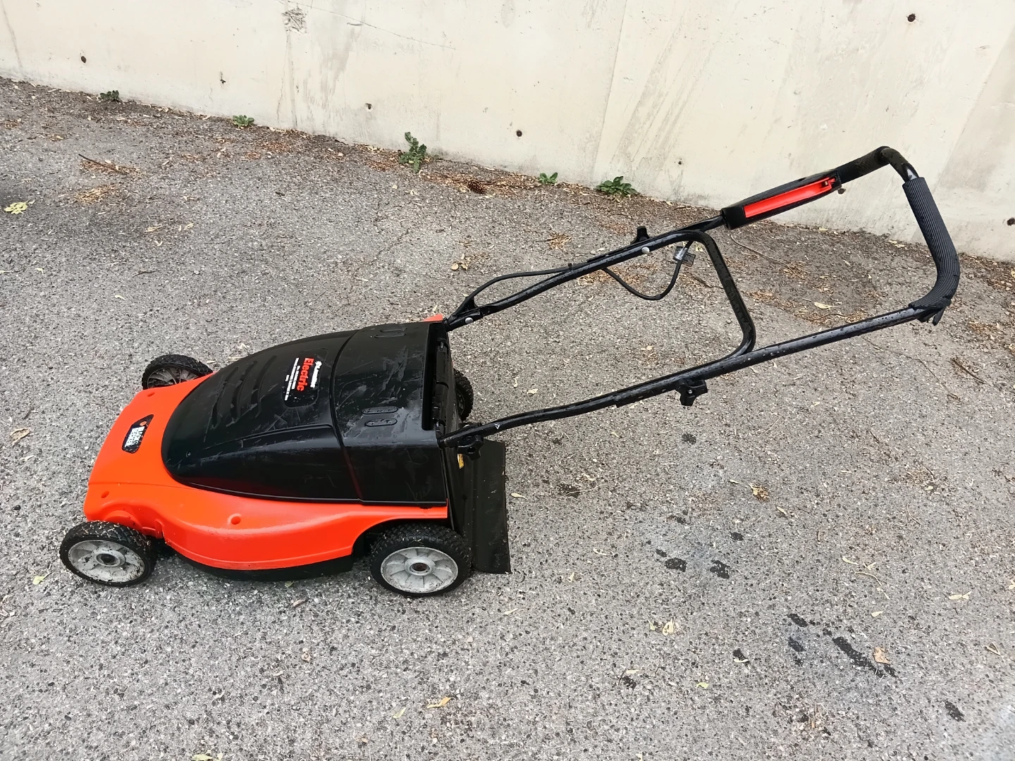 Black & Decker 19" Electric Mulching Lawnmower