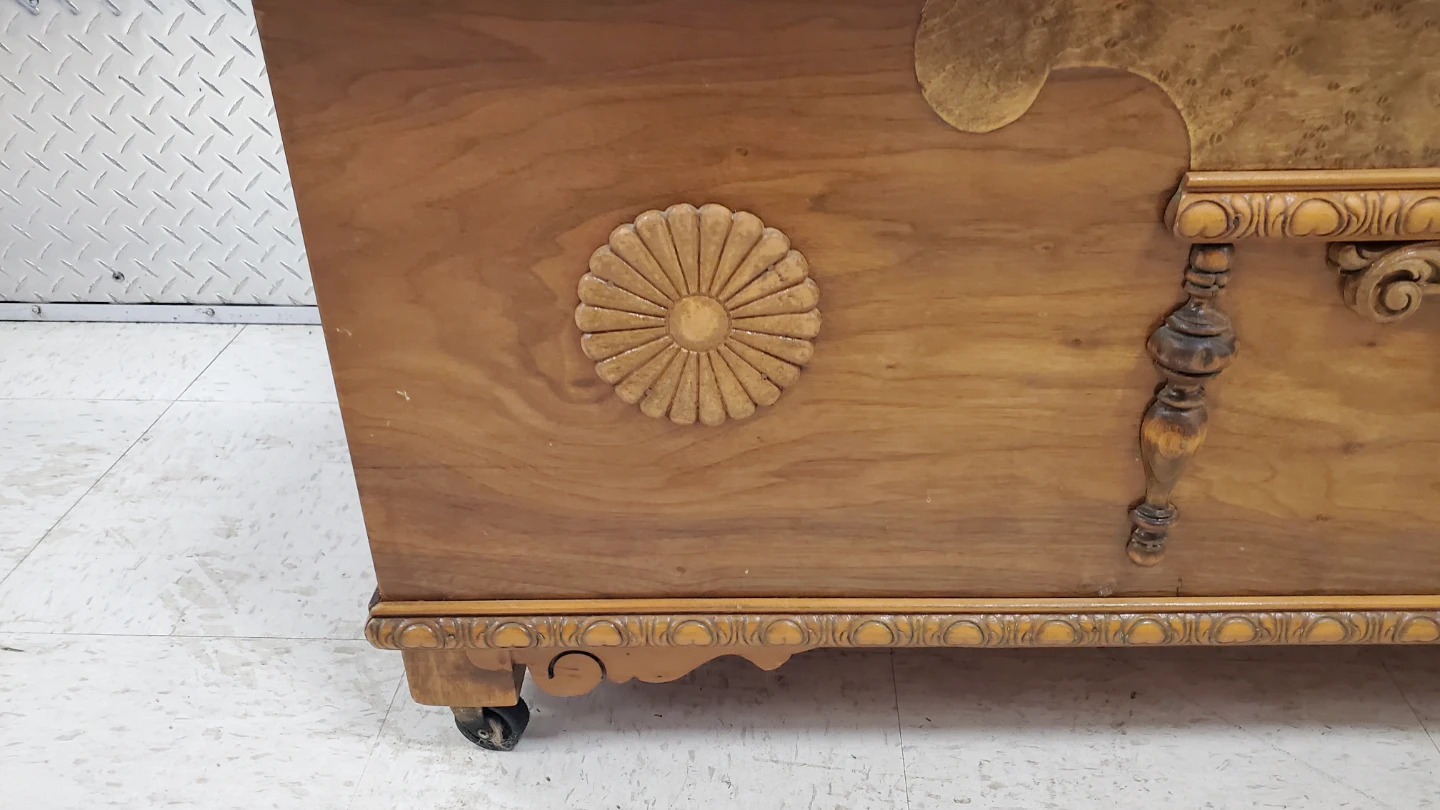Caswell-Runyan Company Treasure Chest Trunk - photo 3