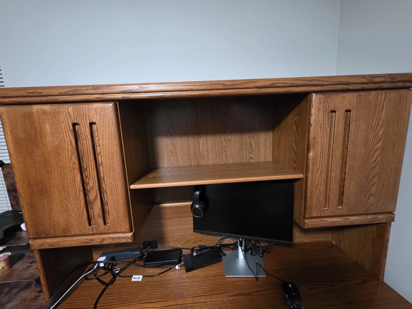 Solid Oak Executive Desk with Hutch - photo 2
