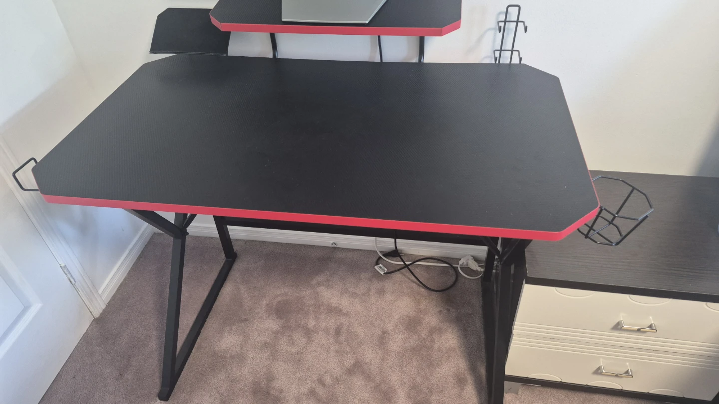 Gaming Chair and Desk Set - photo 5
