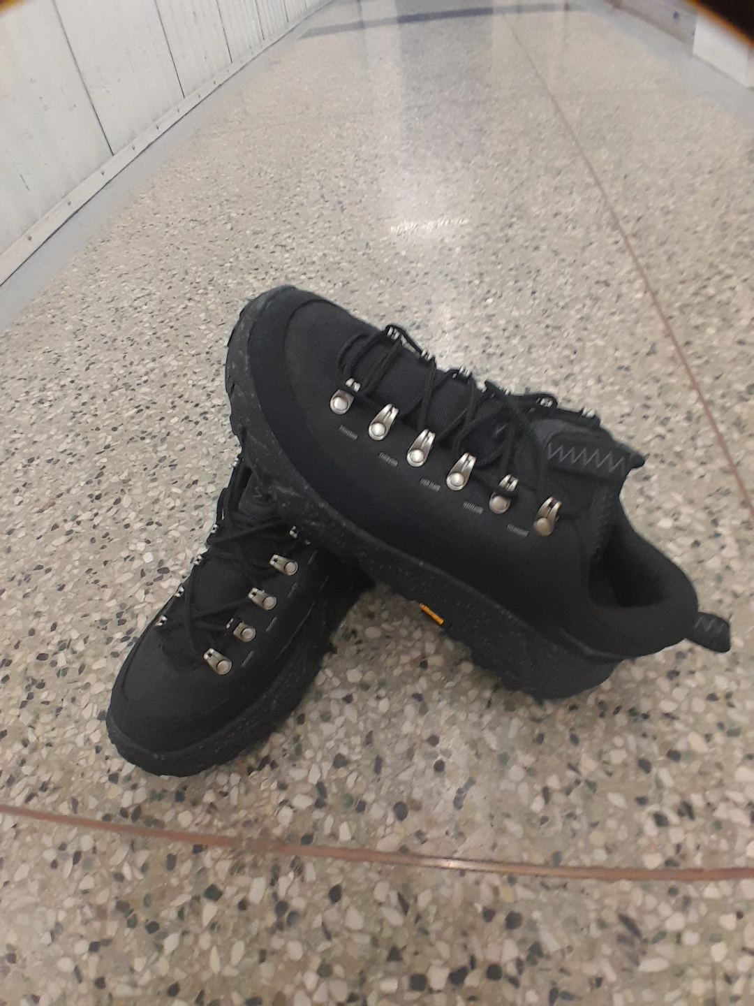 Black Hoka Kaha 2 GTX Hiking Boots Men's Size 9