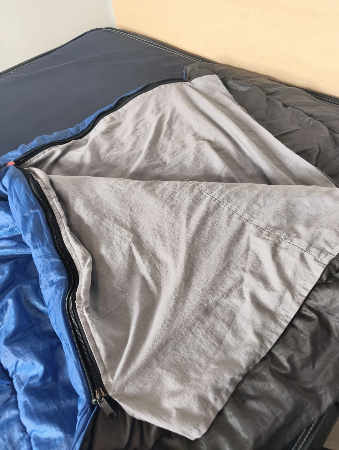 Blue Sleeping Bag - photo 2