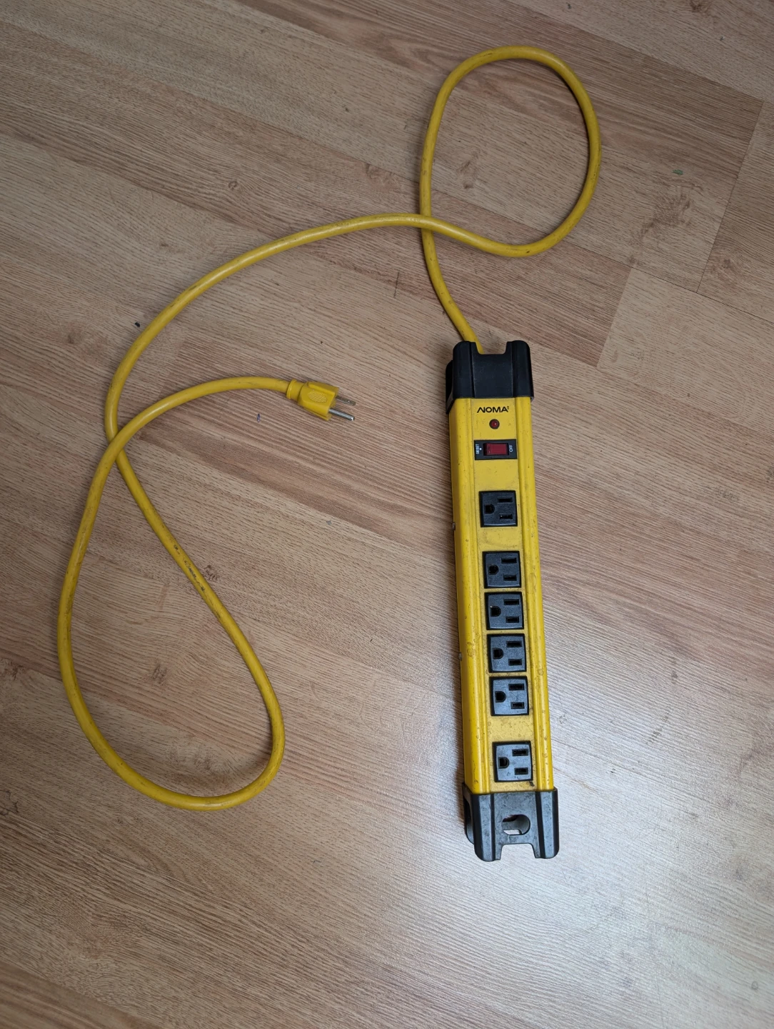 Noma Outdoor Power Bar