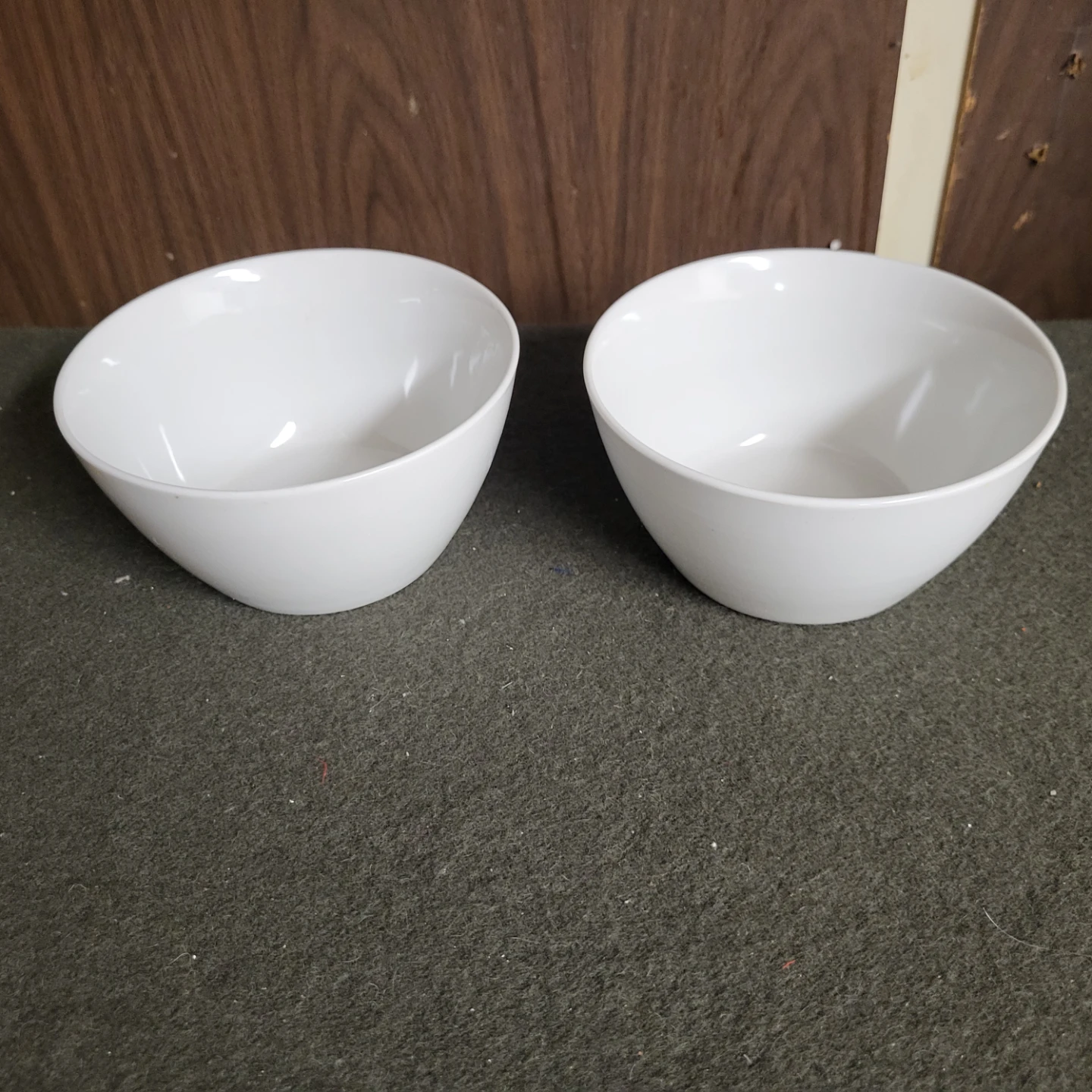 Set of 2 White Ceramic Bowls