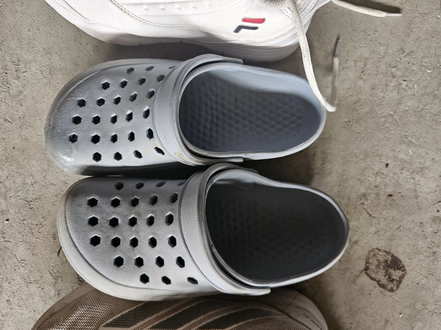 Fila White Athletic Shoes all of them are for 60 dm for one - photo 4