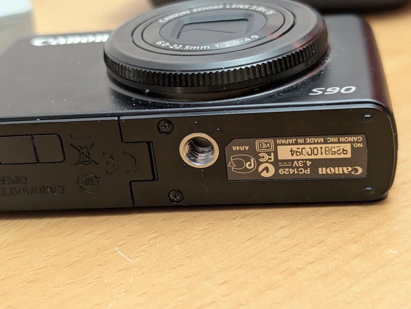 Canon PowerShot S90 Black 10.0MP 3.8x Digital Camera - photo 4