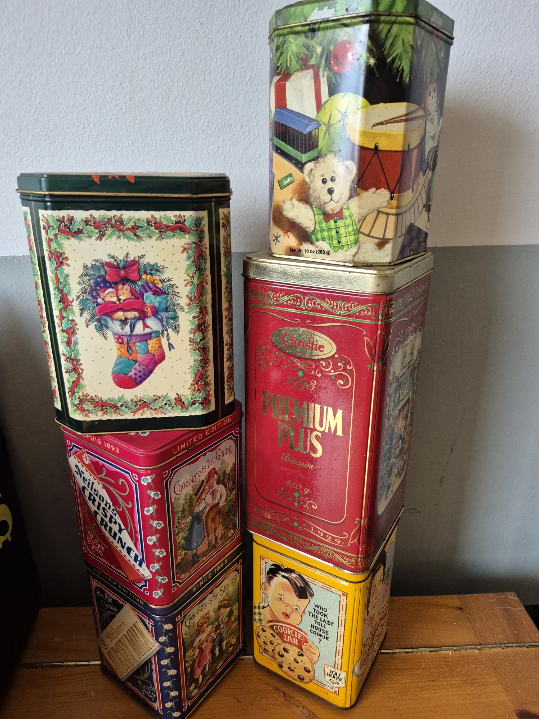 Collection of "90's" tins