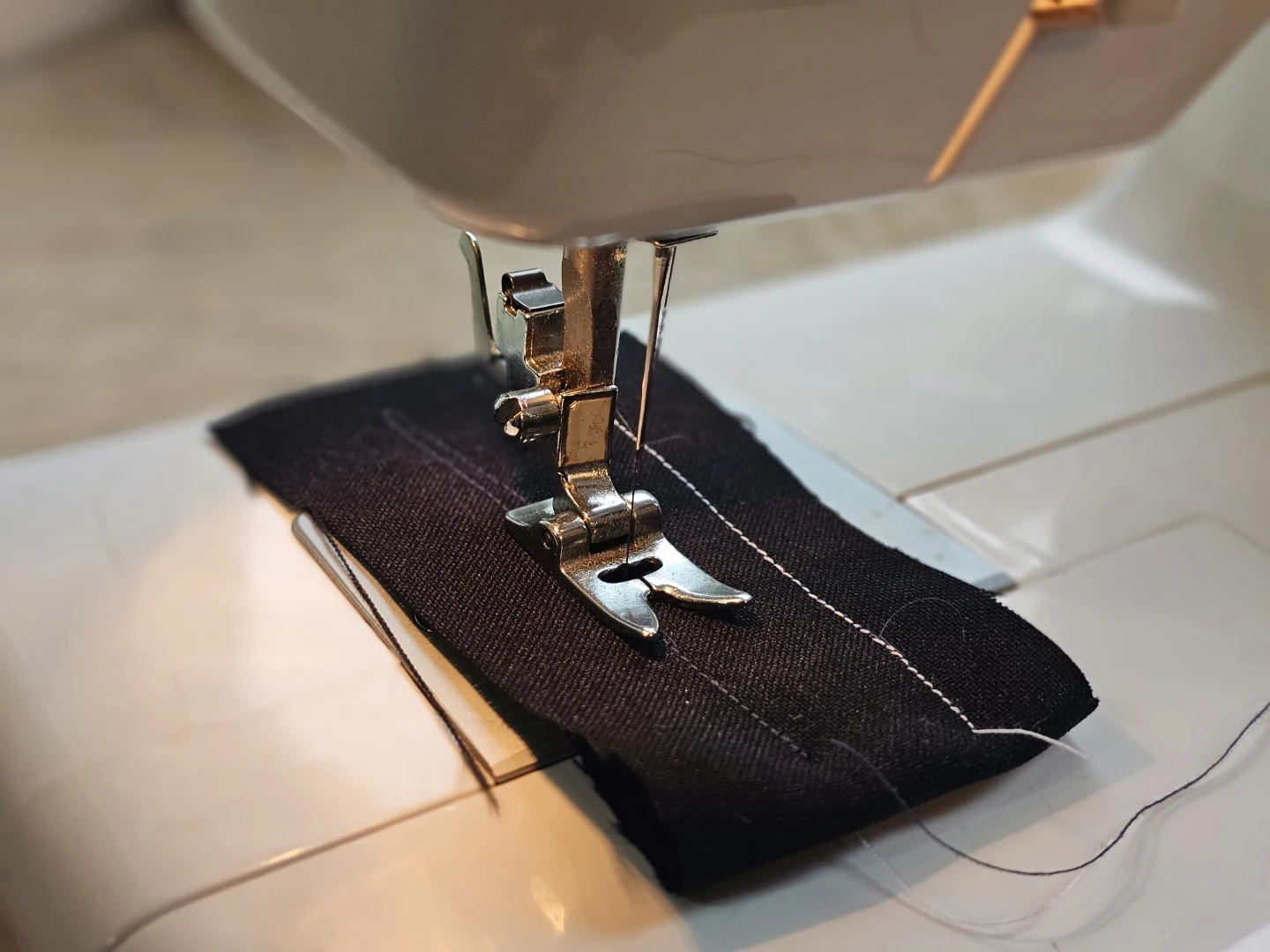 EURO-PRO Sewing Machine - photo 2
