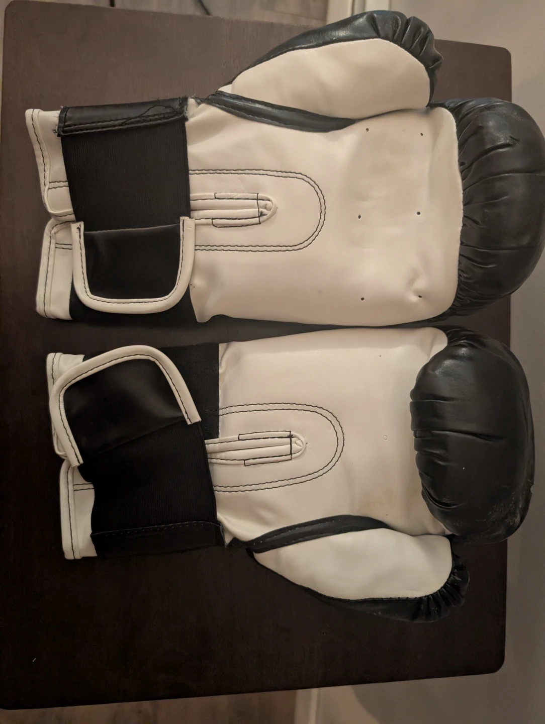 Two sets of Everlast Training Gloves with  punch mitts - photo 5