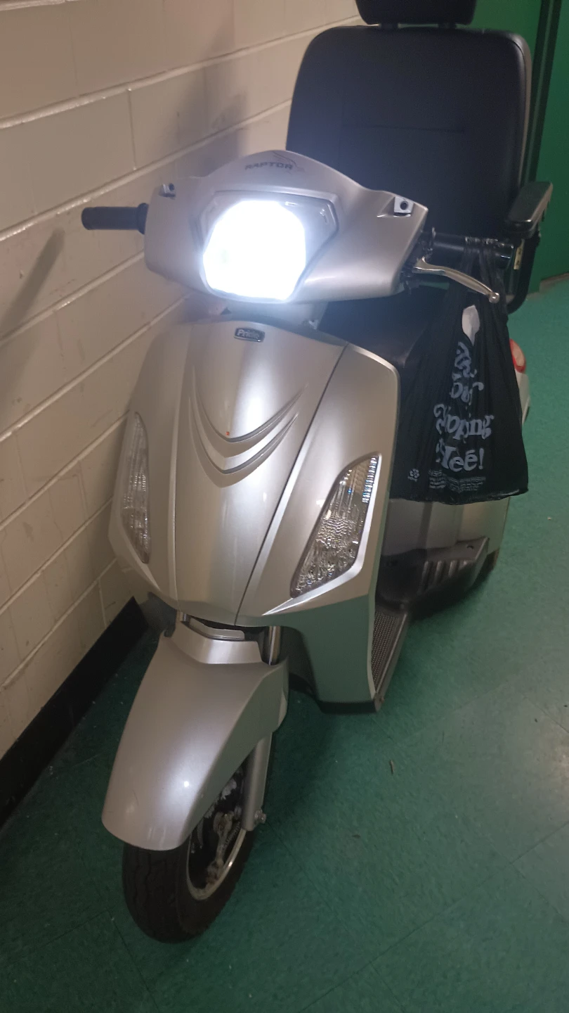 Pride Raptor 3-Wheel Mobility Scooter - photo 5