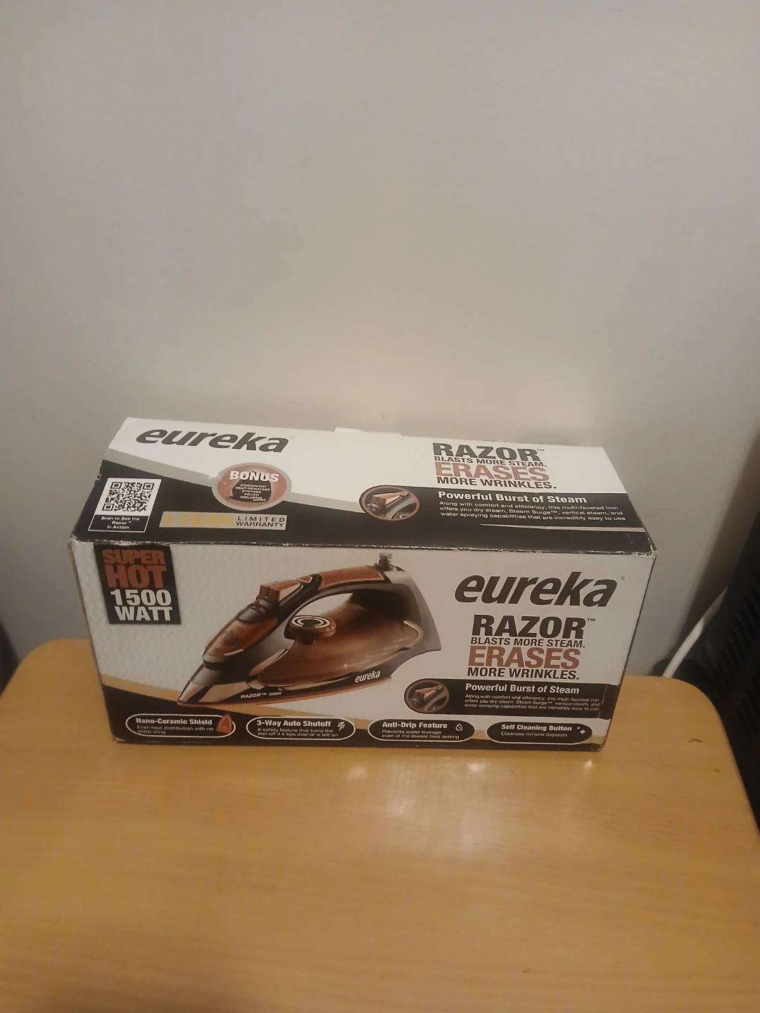 Eureka "Razor" Super Hot 1500 Watt Steam Iron